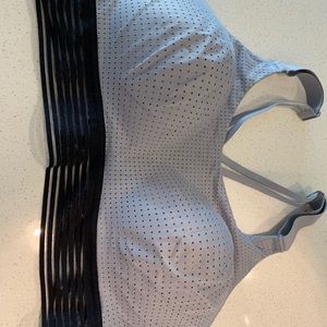 VS Sports Bra NWT